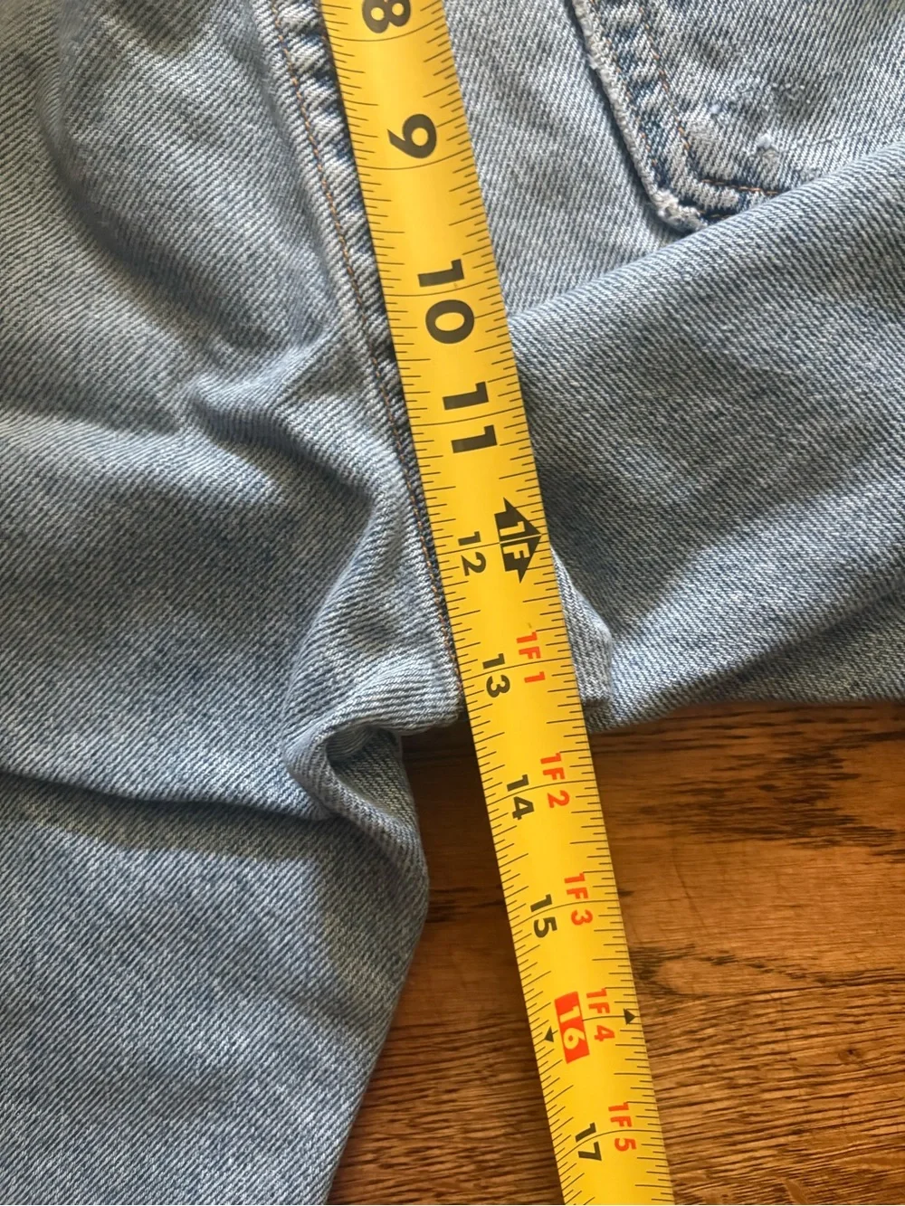Vintage Y2K Levi's 505Light Wash Blue Denim Shorts 32x7 distressed red tab 2001